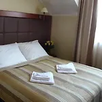 Gniecki Gdansk 3* Przejazdowo